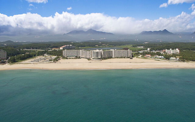 Kensington Resort Seorak Beach