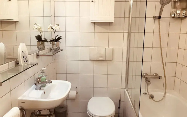 1 Bed Luxe Dockland Apartment - Free parking