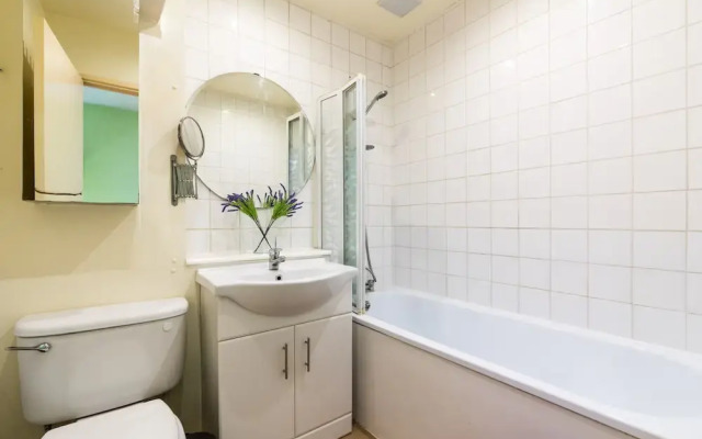 NEW 2BD Garden Flat Quick Access to Central London