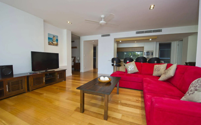 Maggies Beachfront Apartments