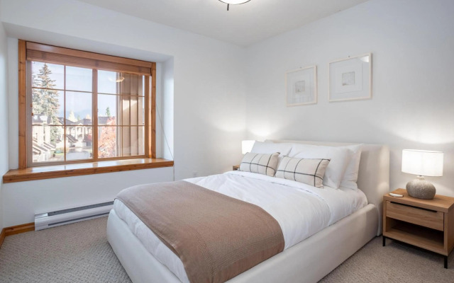 #34 Englewood Greens