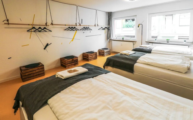 Designer hostel room for 4 2D
