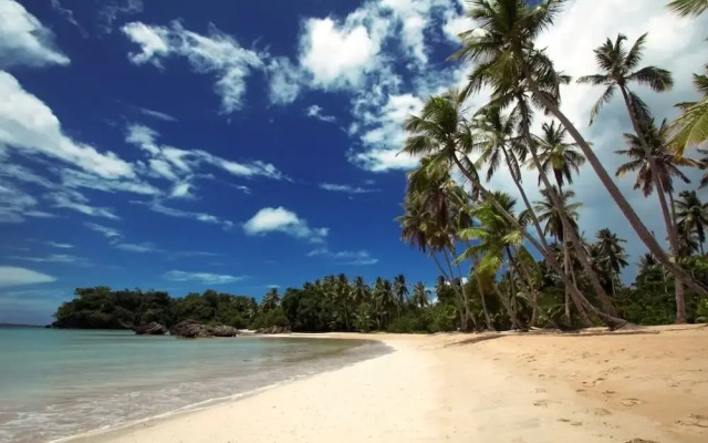Coson Bay Hotel & Residence
