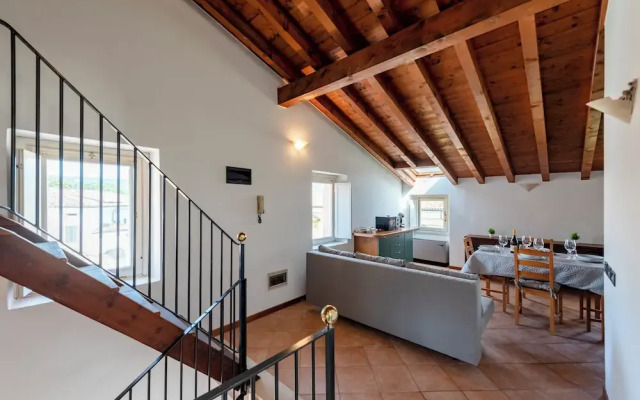Bruno House Lakeview & Shared Pool