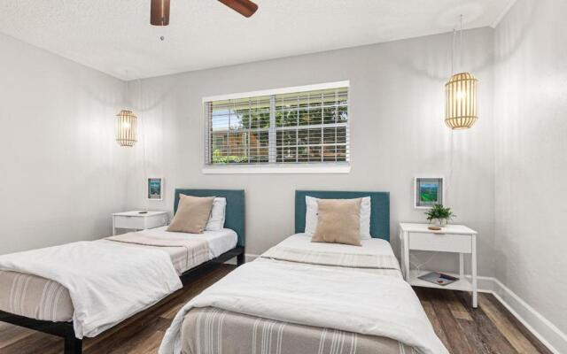 Island Suite - Walk to Downtown!