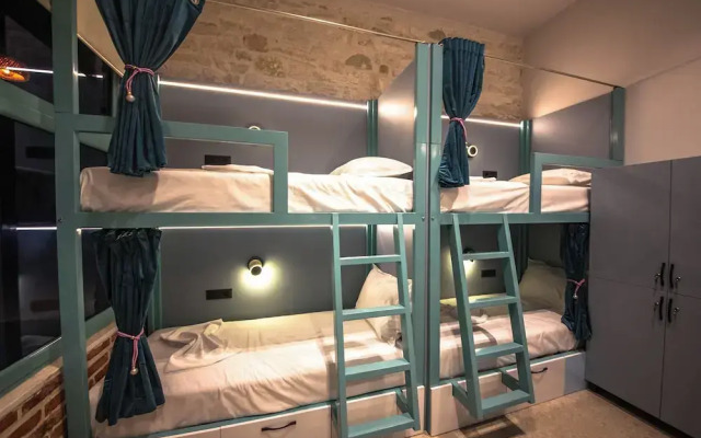 Vega 43 Hostel