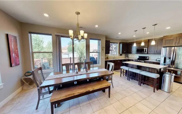Entrada 672 - 4 Br townhouse by RedAwning