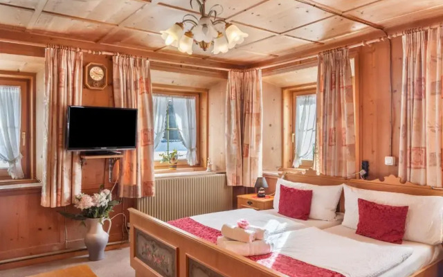 Ferienhaus Familien und Gruppenhaus Garten Grillkamin