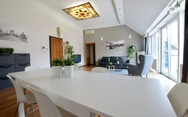 Luxury Apartment by Hi5 - Lovag Suites