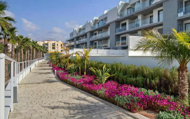 Panorama Beach - Sky View