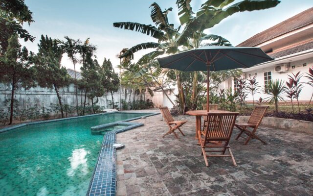 Super OYO 332 Residence G17 Kemang