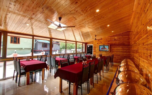 Hotel Monarch Residency Manali