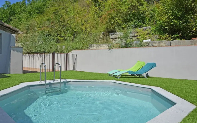 Quaint Villa With Private Pool in Molières-sur-cèze