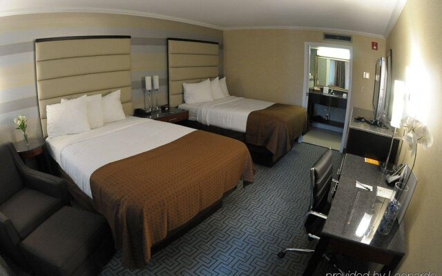 Holiday Inn Plainview-Long Island, an IHG Hotel