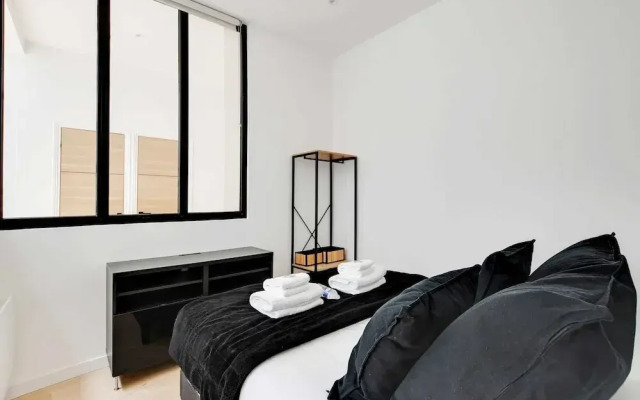 Authentique Apartment - 1br- 2P- Voltaire