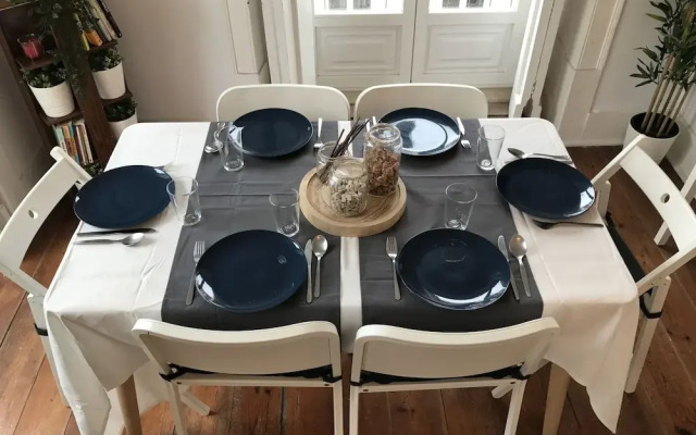 Spacious charming flat - heart of Lisbon