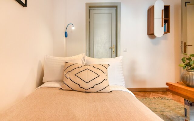 Homey - Strada Blanari 11