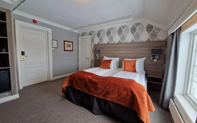 Dr. Holms Hotel