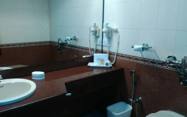Avenue Center