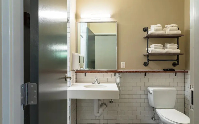HI New Orleans - Hostel