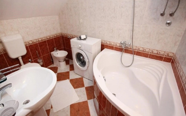 Nevenkos - 20 m From Beach - A2