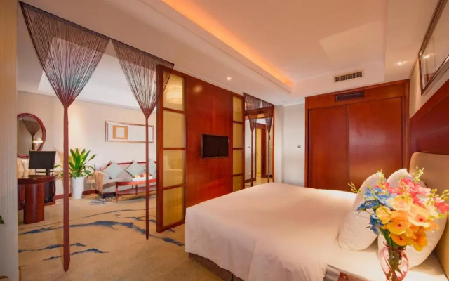 Ramada Plaza Zhijiang Hotel