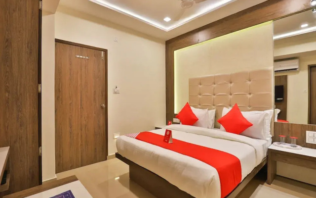 OYO 13032 Shiv Sagar Palace