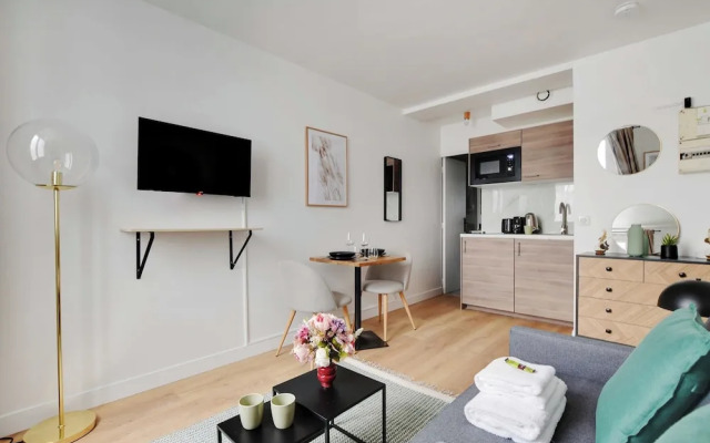 Peaceful Studio -2p- Moulin Rouge