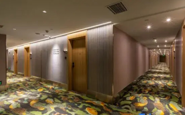 Orange Hotel (Wuhan Yellow Crane Tower, Yangtze River Bridge)