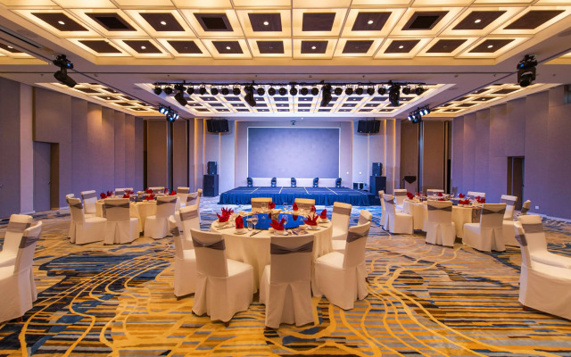 Hotel Soleil Ha Long, Trademark Collection by Wyndham