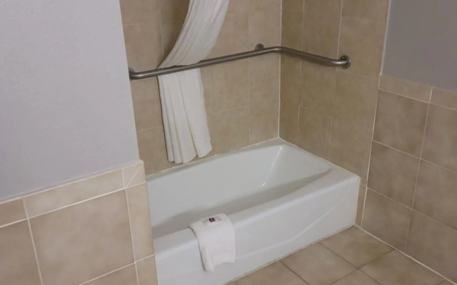 Studio 6 Suites Hinesville, GA