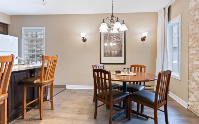 Horseshoe Valley Condos