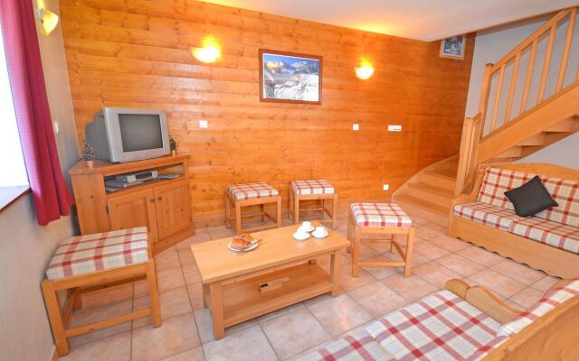 Chalet In Les Menuires-Praranger With Balcony
