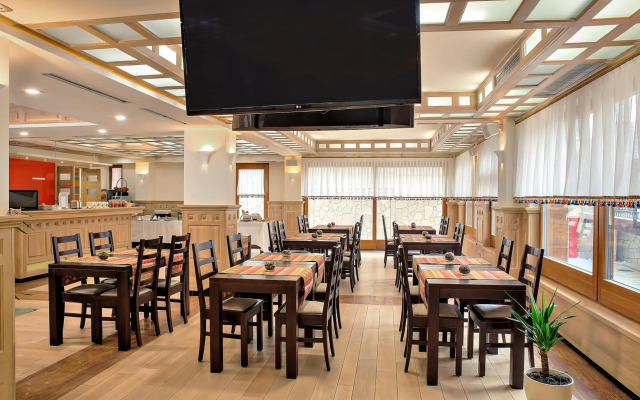 Hotel Aziza