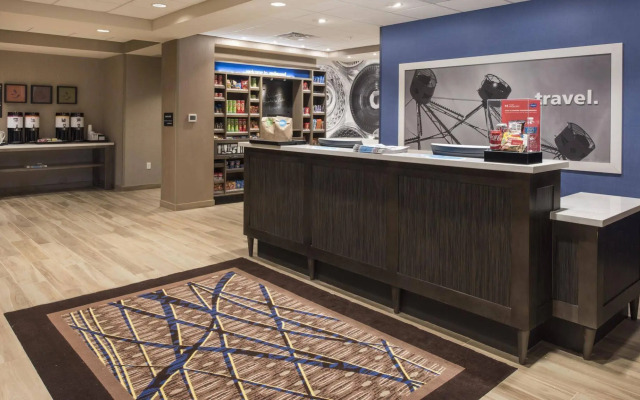 Hampton Inn & Suites Seattle/Redmond