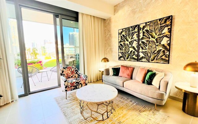 Stunning apartment beach front with balcony Dubai Marina