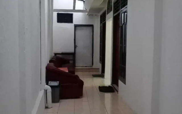 Express O 91597 Sharie Homestay Syariah