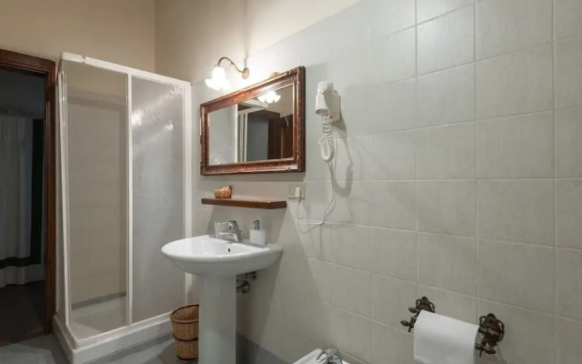 Traditional Apartment in Rapolano Terme with Swimming Pool