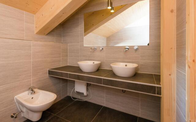 Chalet in Dachstein West With Shared Pool