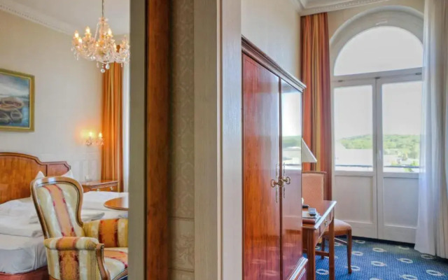 Villa Esplanade mit Aurora