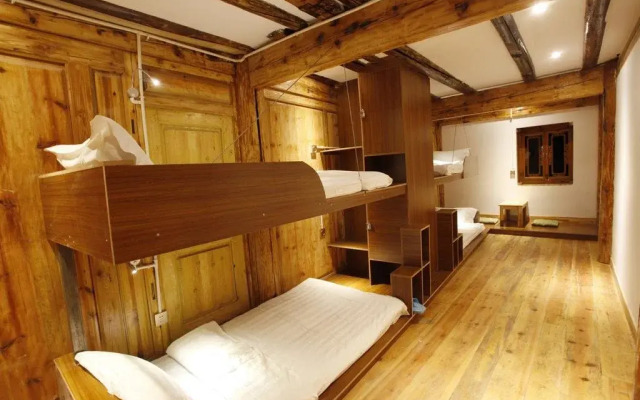 Deep Alley Youth Hostel