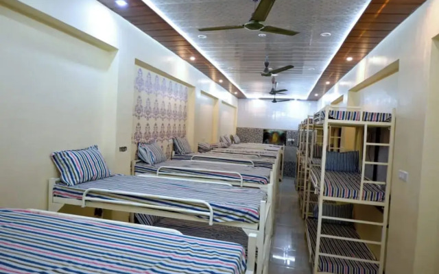 Goroomgo Bhagwaan Das Varanasi