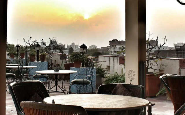 Jaipur Inn