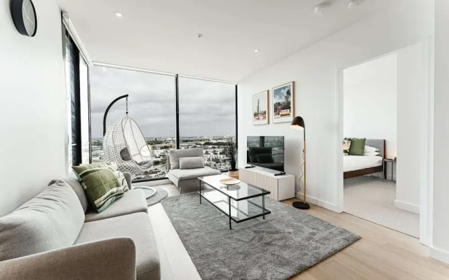 2-bed With Harbour Views & Outstanding Amenities