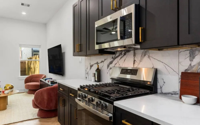 Chic 4BR Getaway Near NRG TMC