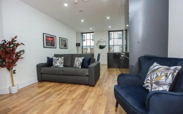 Concert Square Apartments by Happy Days