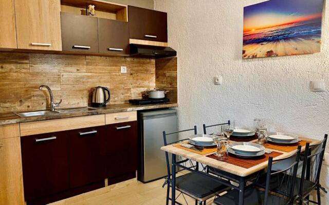 Peaceful studio apartment near the sea!