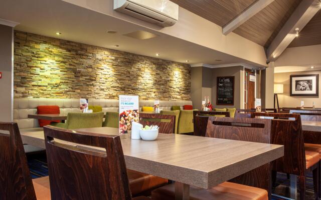 Holiday Inn Express Edinburgh Airport