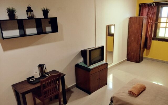 Cintamani Travellers Lodge