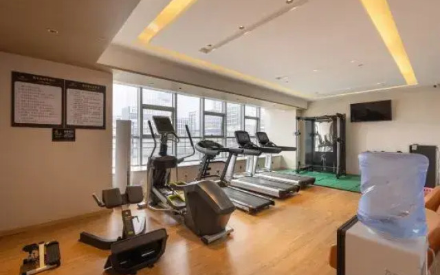 Vienna International Hotel (Shenzhen Baolong Metro Station)